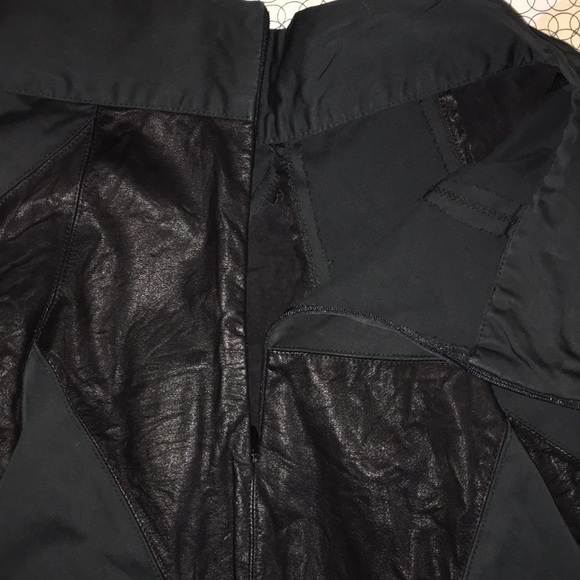 00 XS alice + olivia Leather GeoPatch Flirty Skirt - Picture 6 of 6